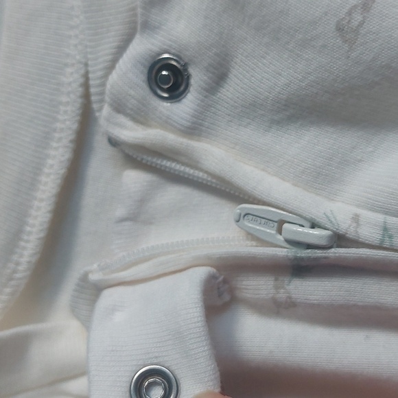 Carter's White Footie One Piece with Soft Cotton Comfort 9 months - Picture 7 of 7